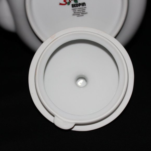 Kopin Christmas Pleasure Teapot | Vintage Christmas Tea Pot - Picture 11 of 13